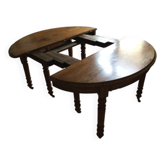 Eight-legged round table