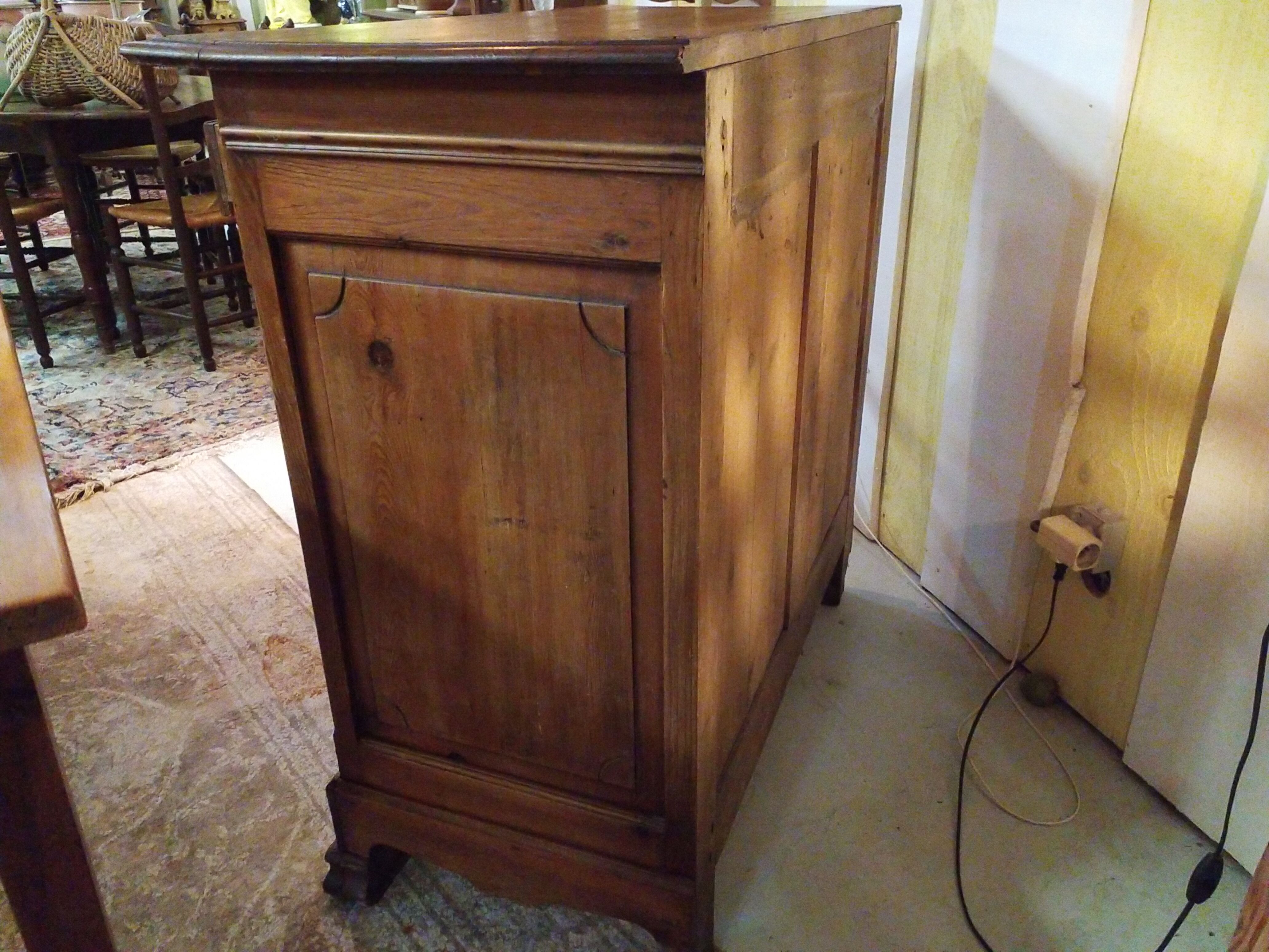Buffet en sapin