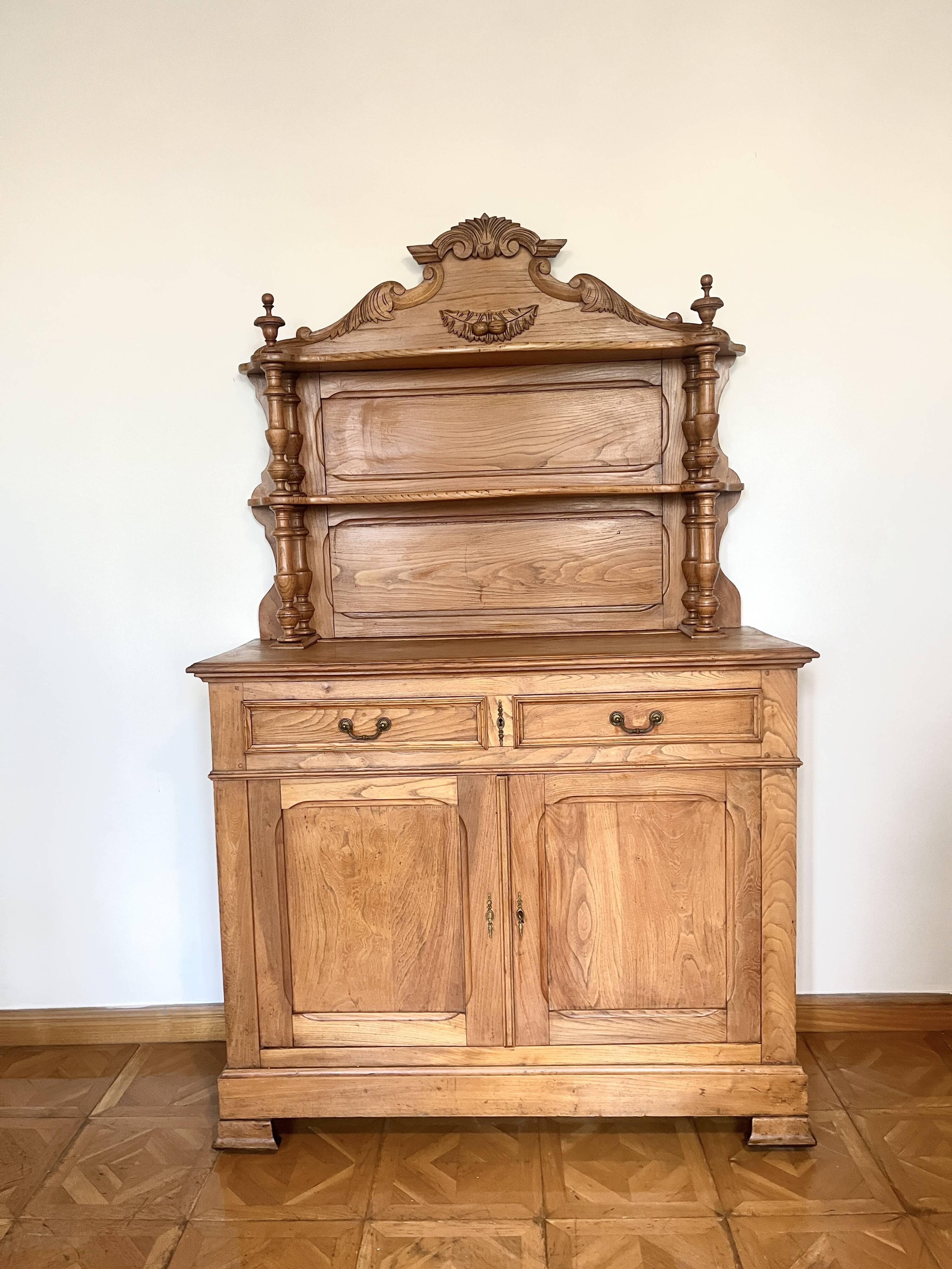 Vaisselier & Parisian sideboard raw wood
