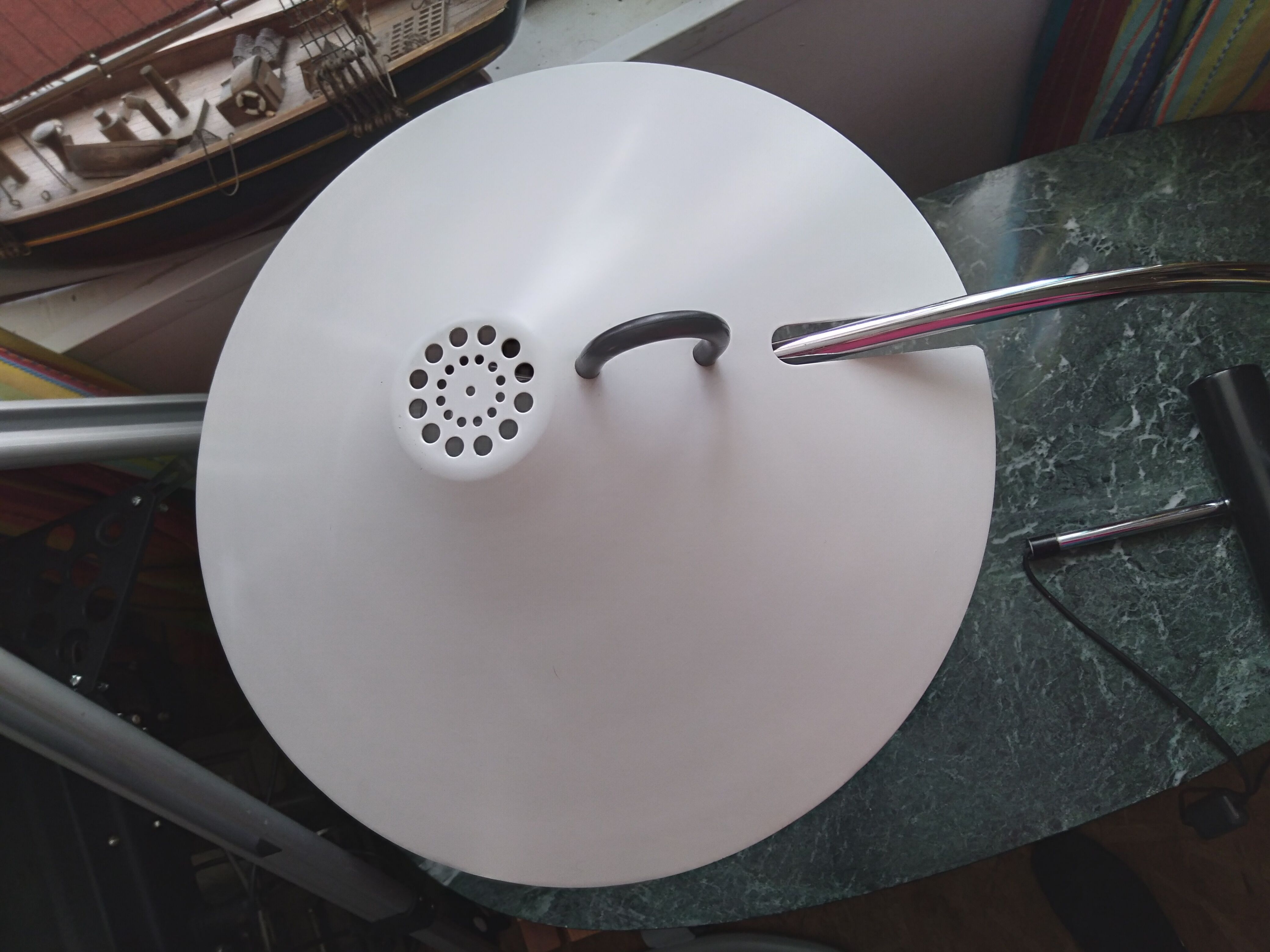 Counterweight design lamp