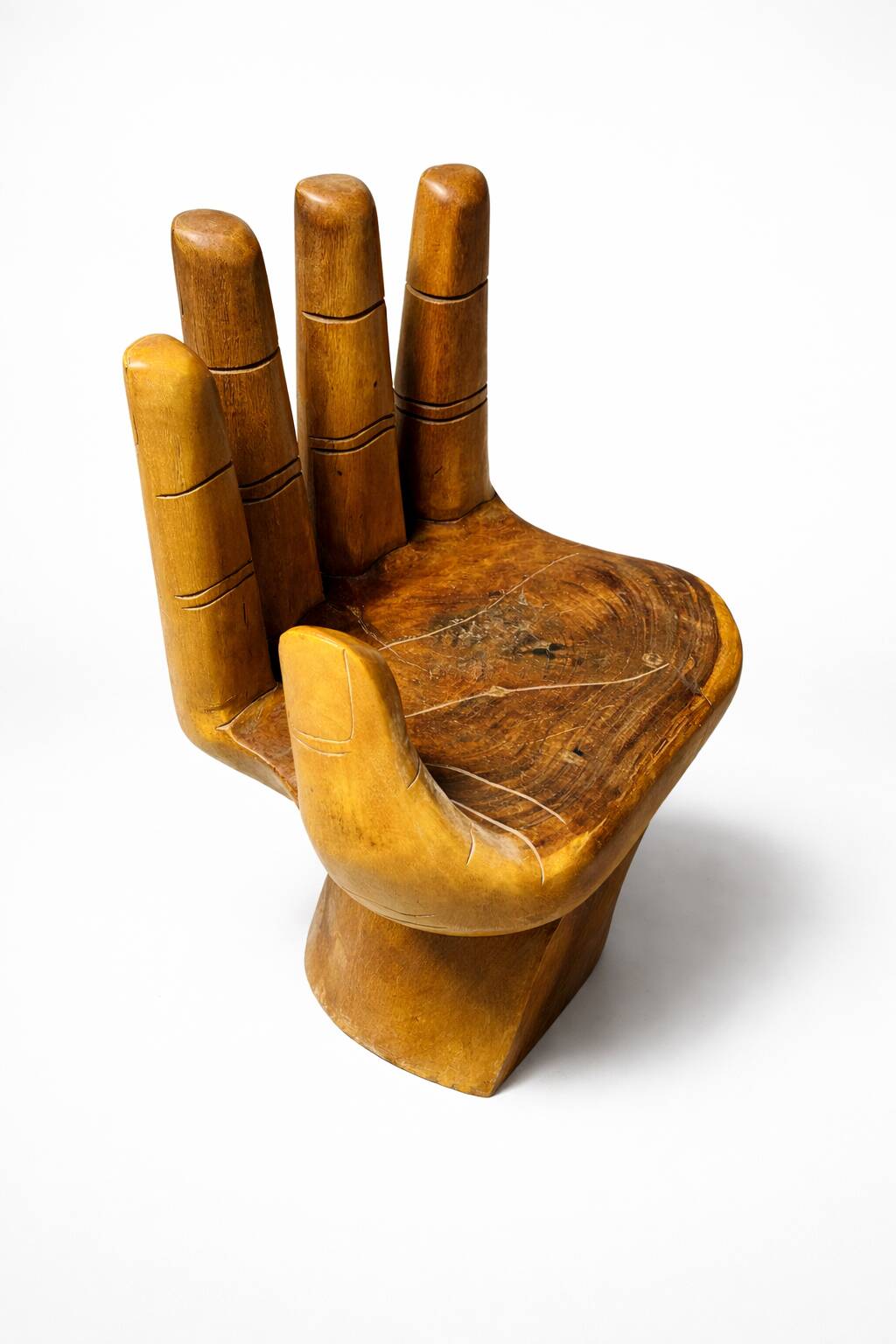 Sculptural armchair in solid wood – Hand shape