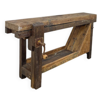 Established in 1920 with its crank.