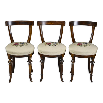 Ensemble de trois chaises éclectiques, XIXe siècle,