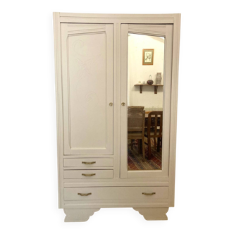 Wardrobe, Parisian wardrobe