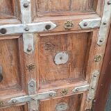 Petit buffet en bois ancien avec deux portes