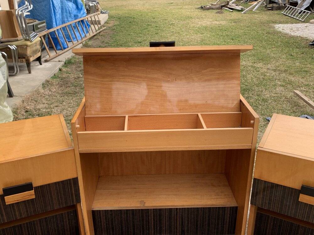 Mid-century brown and black lacquer dressing table set with 2 bedside tables.