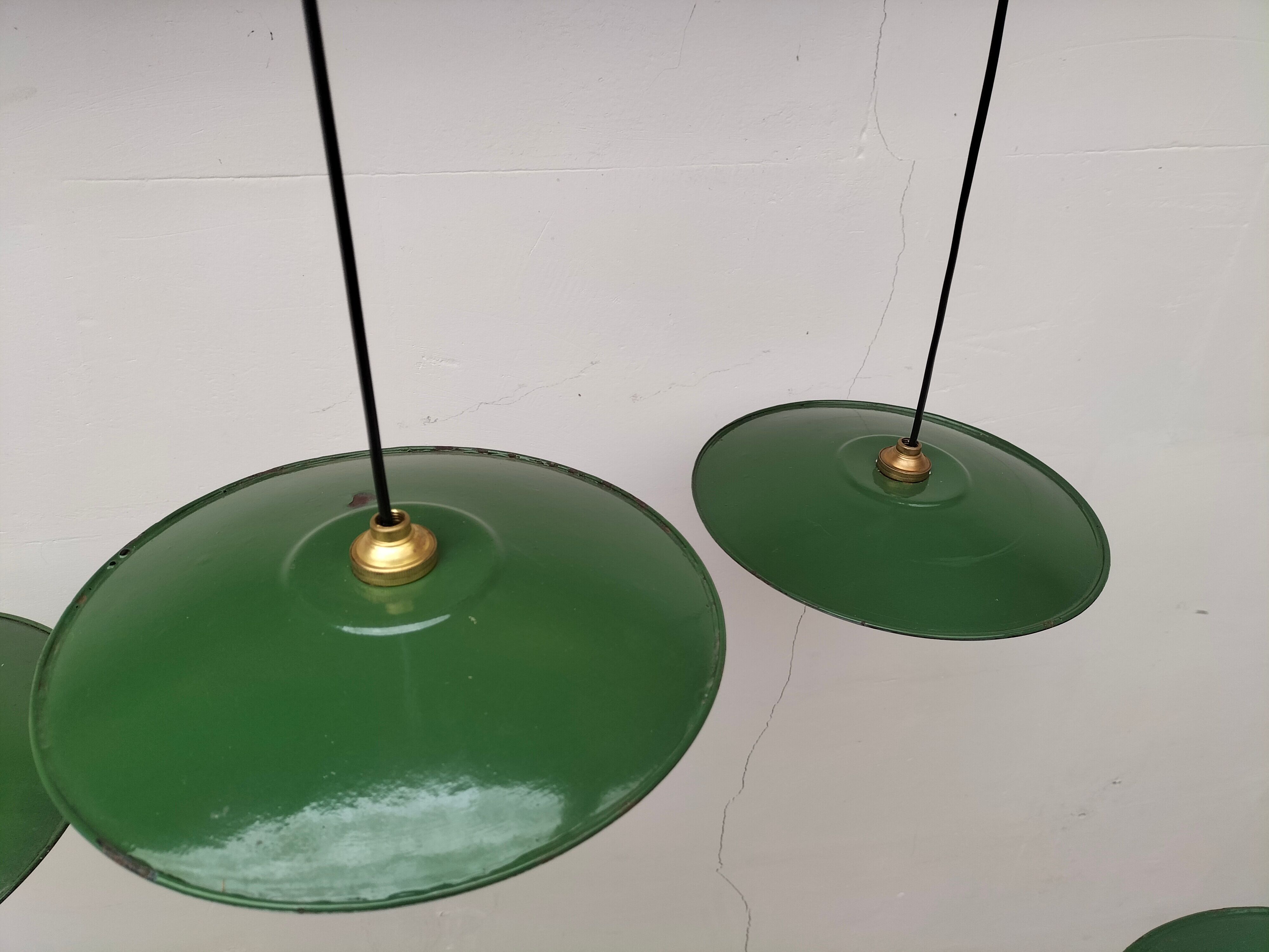 Lot de 4 lampes en tôle émaillée