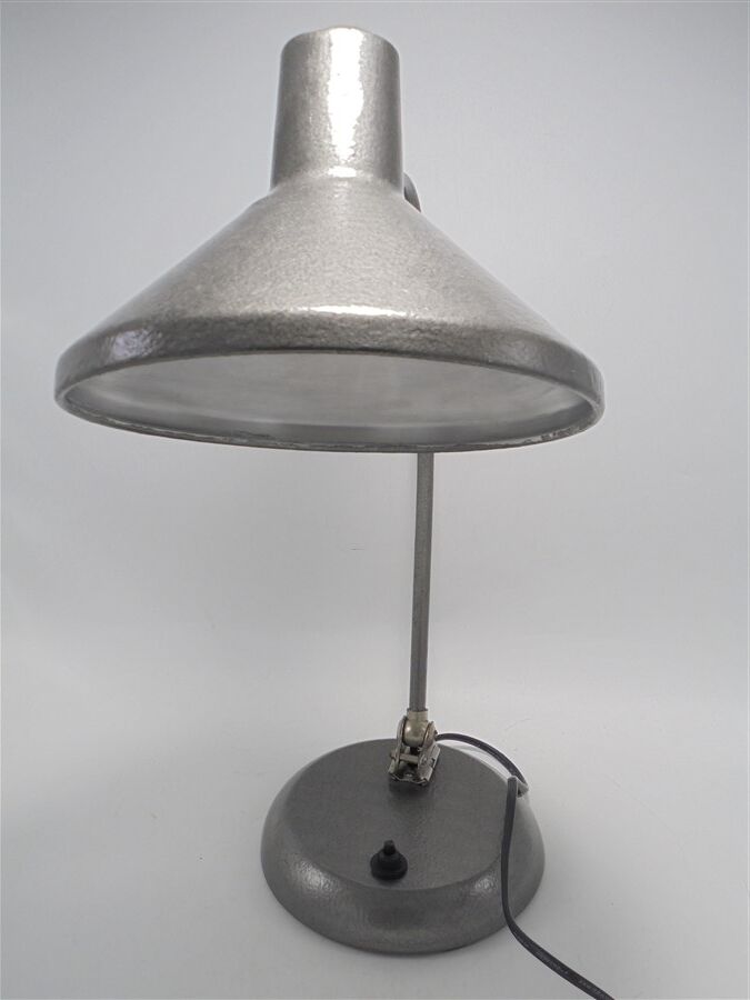 Articulated lamp