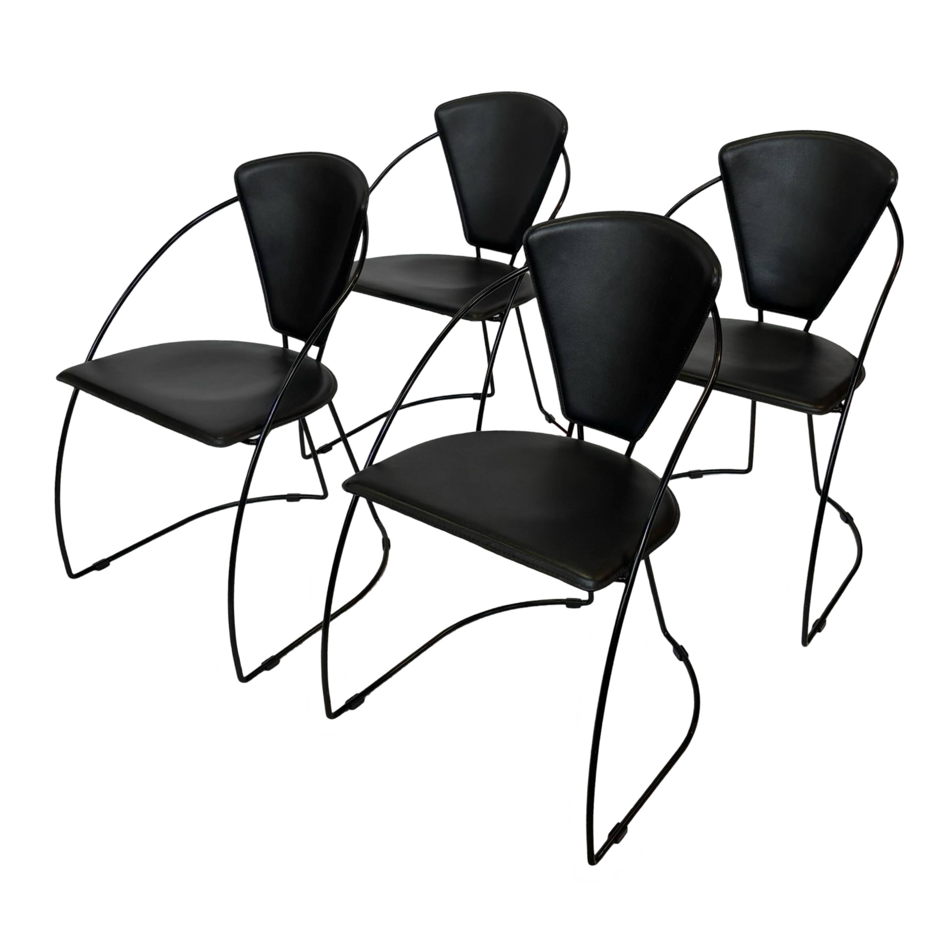 Ensemble de quatre chaises de salle à manger vintage Arrben Linda, design des années 1980