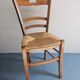 Chaises en bois robuste 