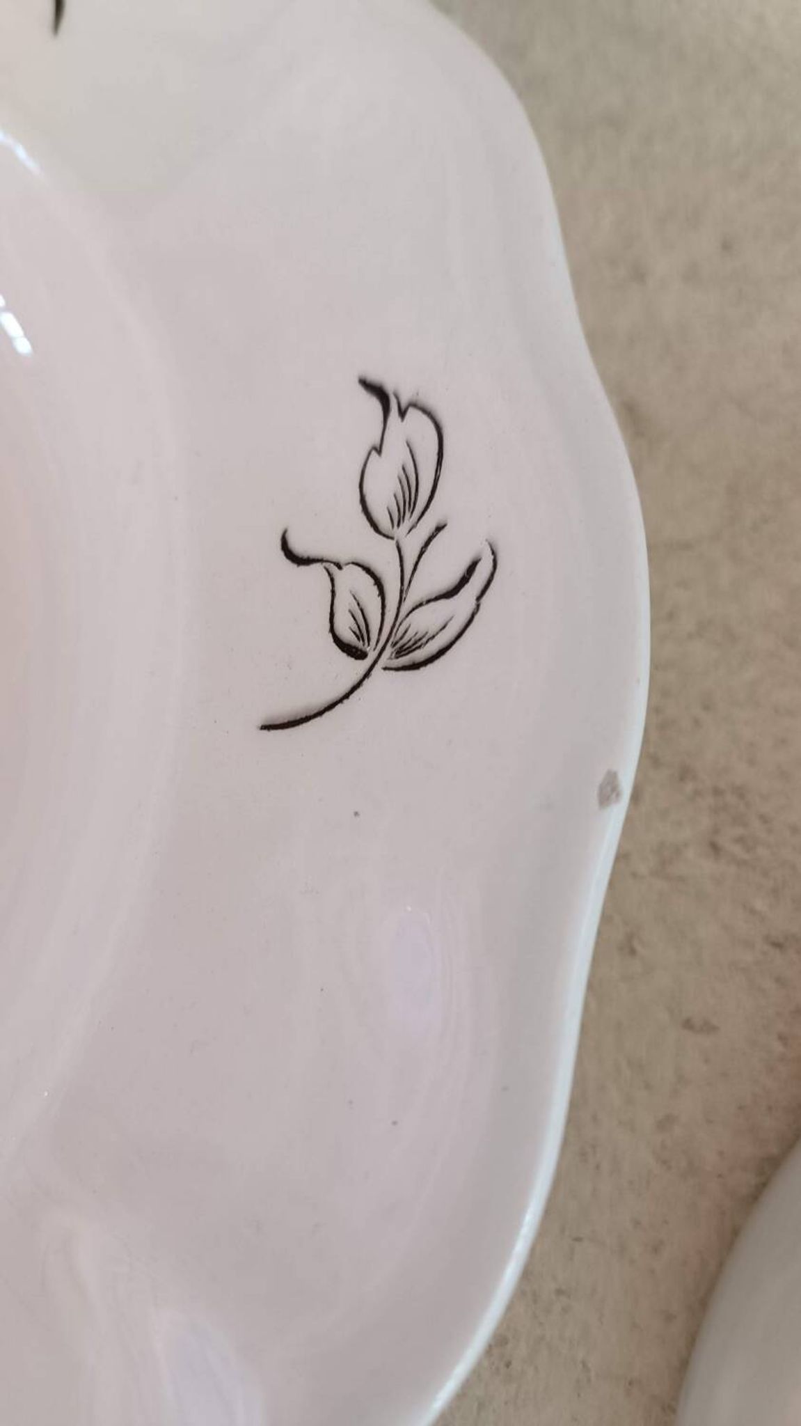 4 assiettes creuses en faïence de Lunéville