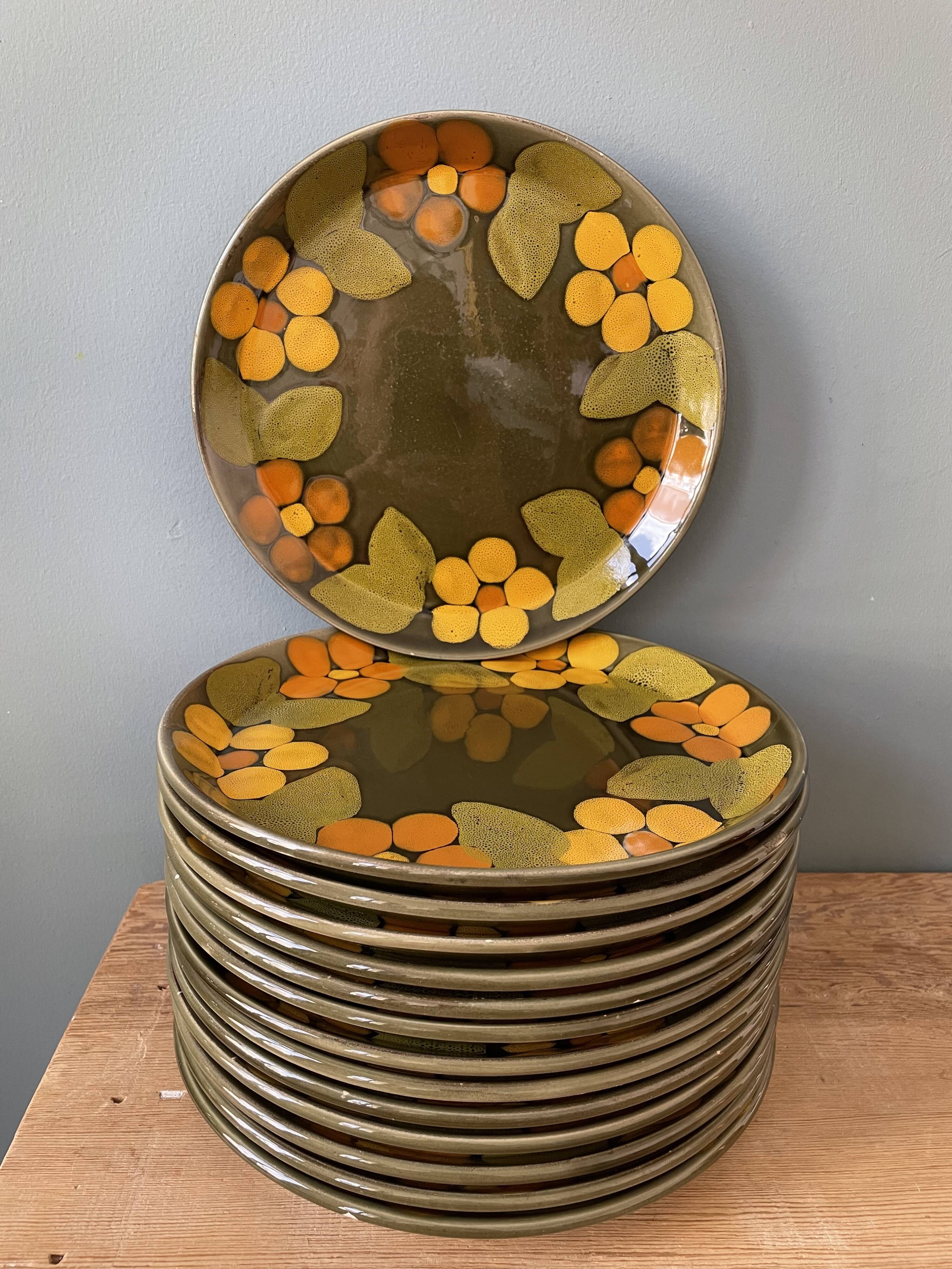 Set of 14 vintage flat plates MBFA Pornic, model "Candice"