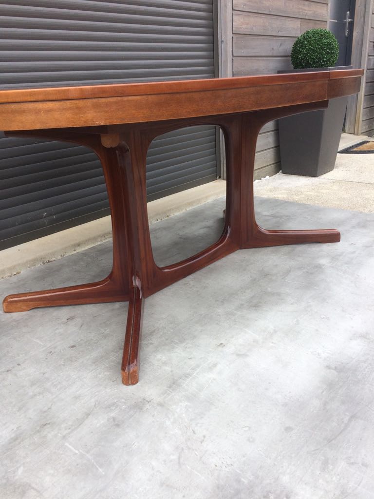 60s extensible wooden table