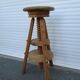 Tabouret tripode d'architecte industriel en pin