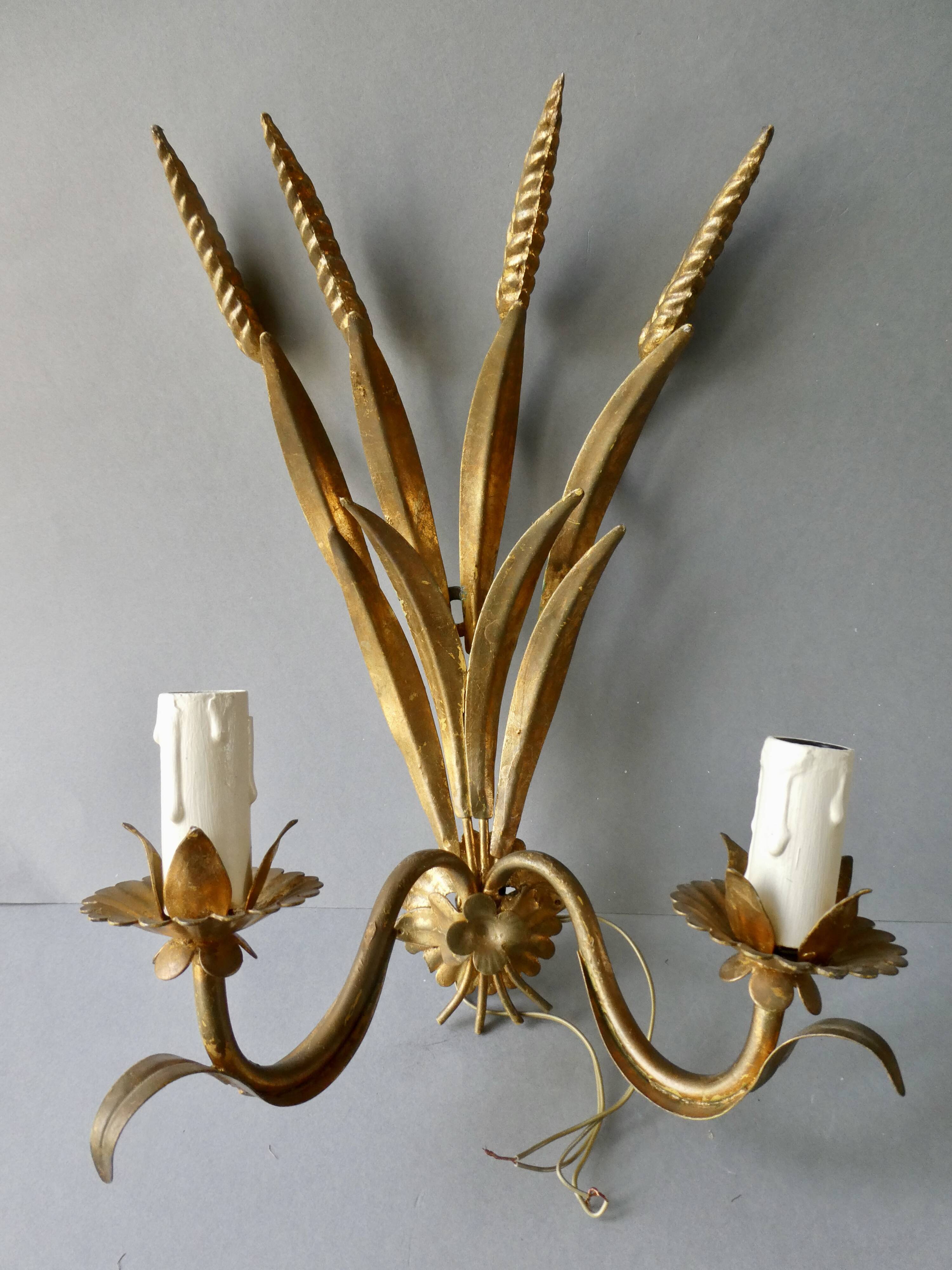 Pair of ear of wheat wall lights in gold metal, 1970s