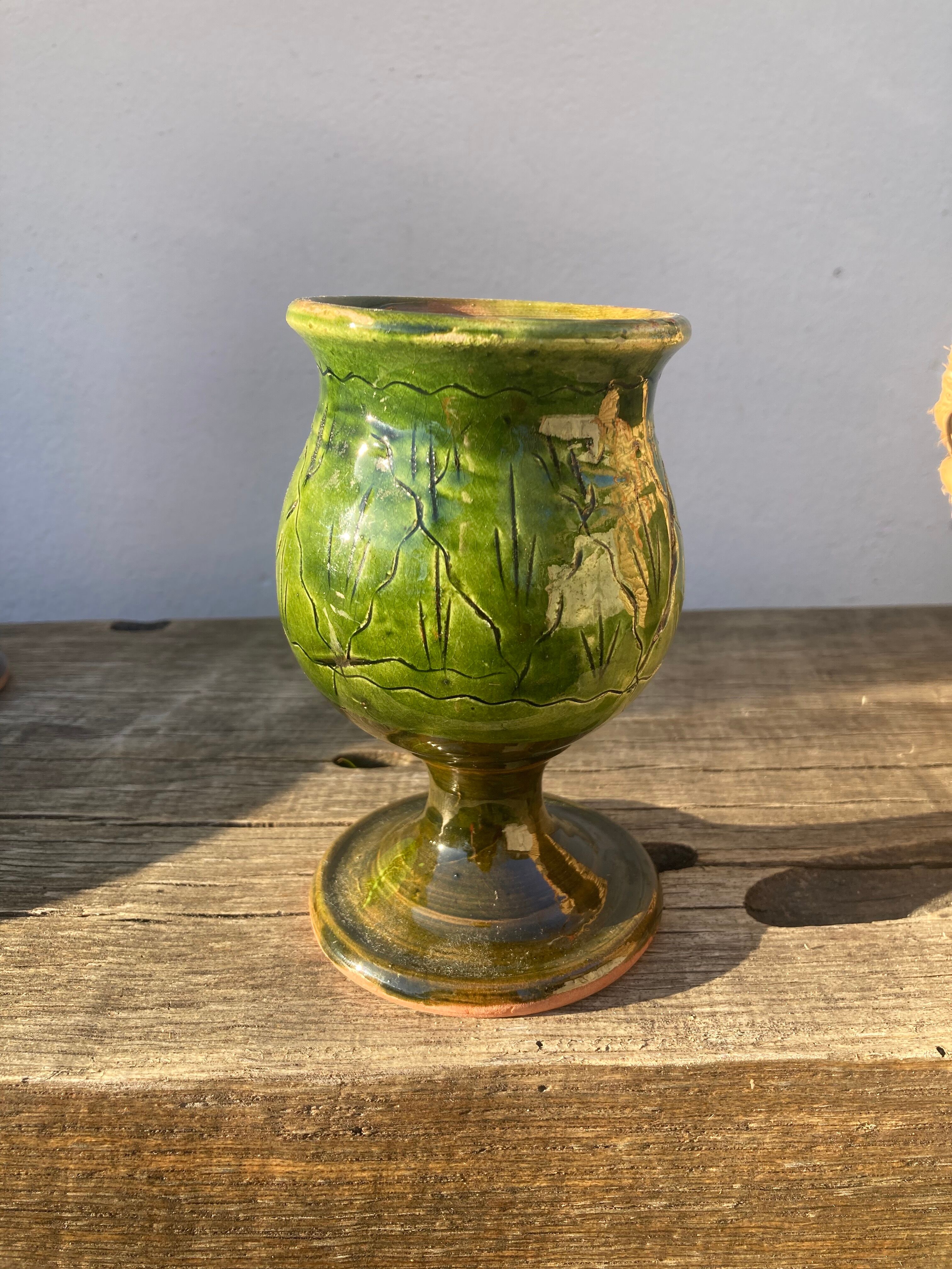 4 verres ou tasses en céramique grès émaillé vert