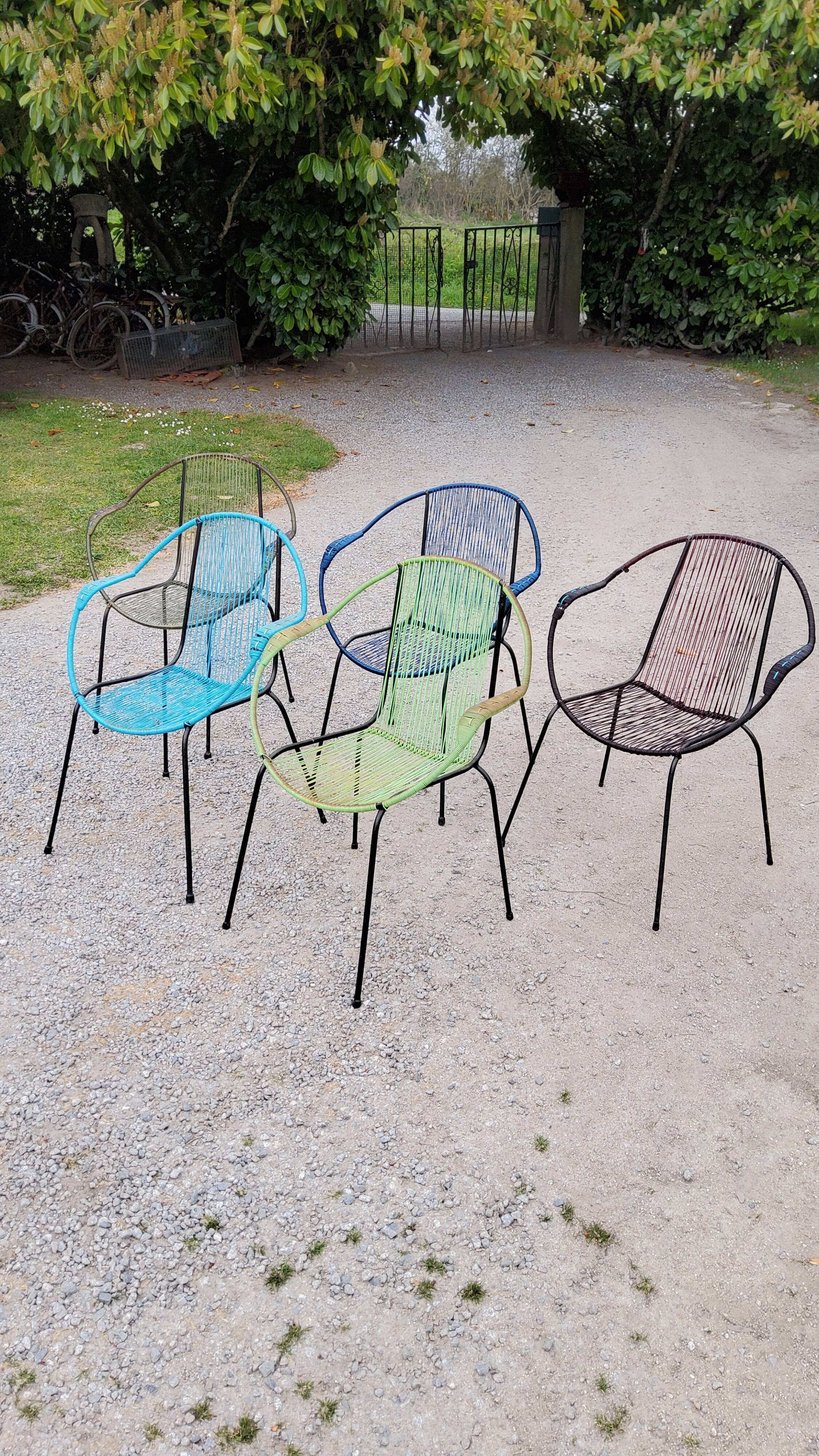 Set of 5 iron and scoubidou chairs from the 50/60s