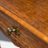 Table de chevet ou table d’appoint en chêne de style rococo, vers les années 1930