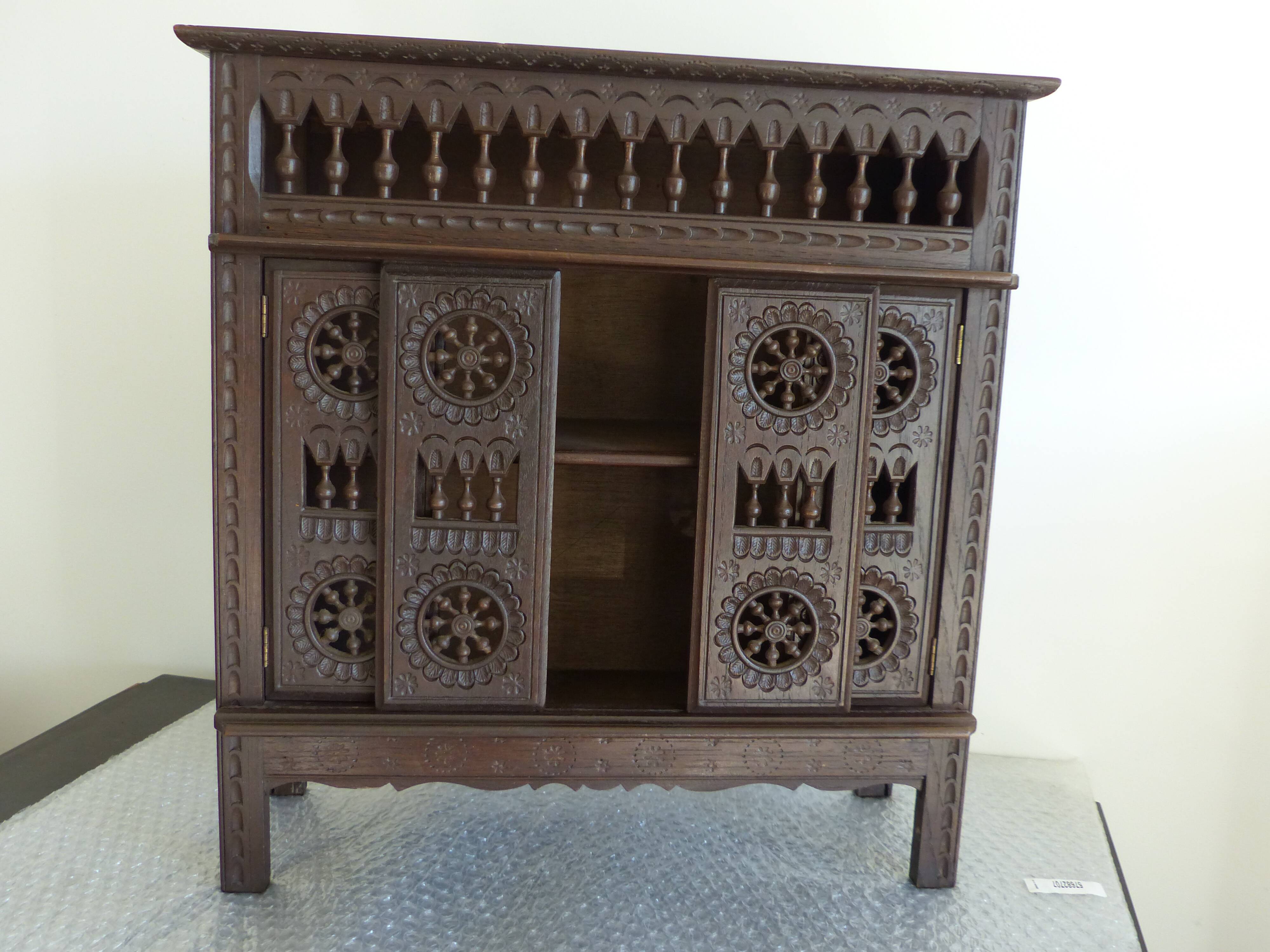 Breton enclosed bed, doll furniture.