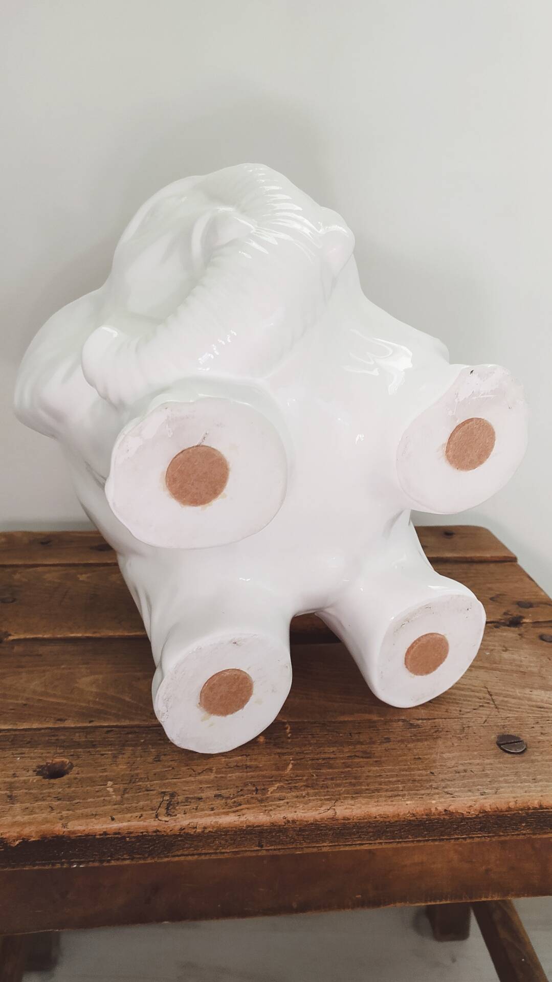 Elephant-shaped cache-pot • Ceramic