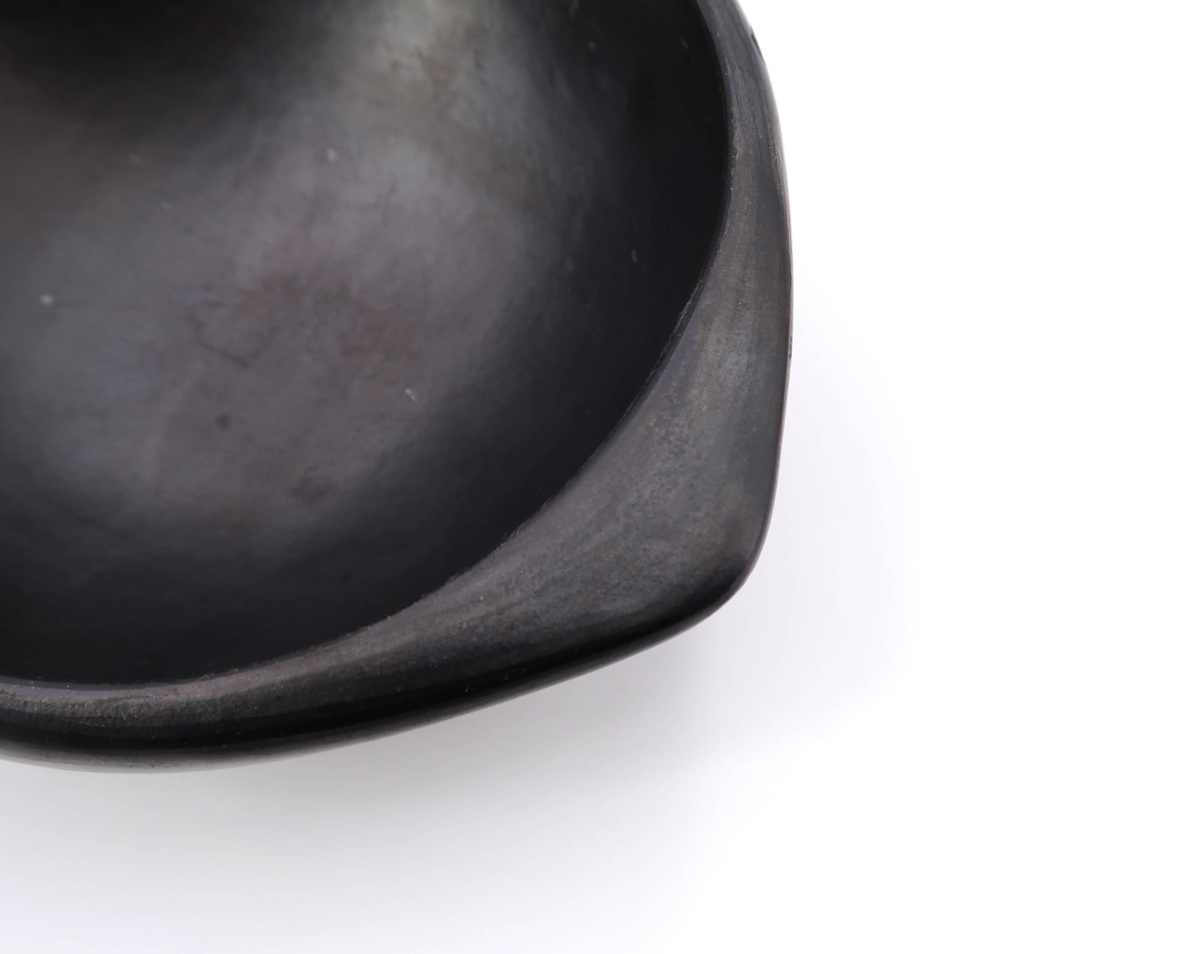 Colombian Chamba black ceramic pocket emptier, 70s