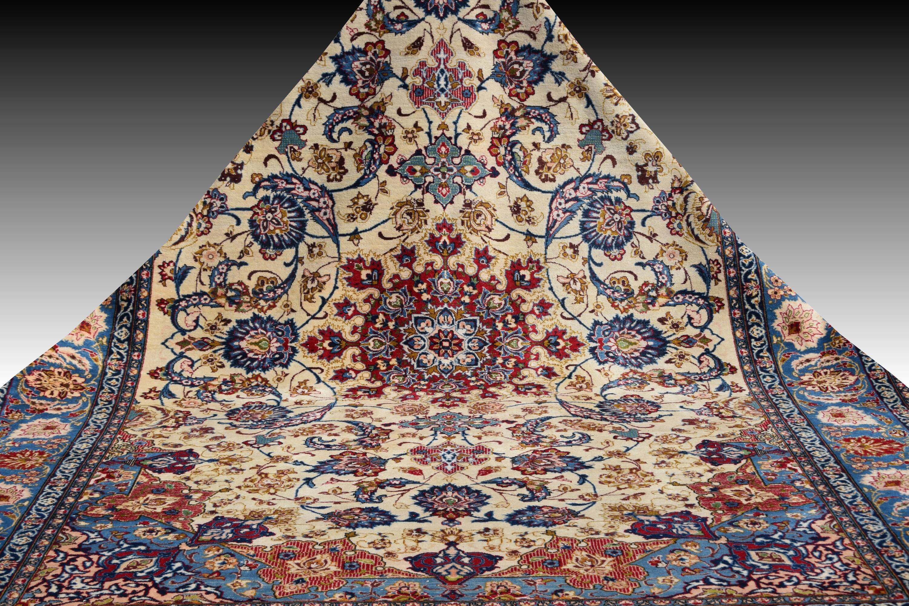 Grand tapis d'orient Ispahan – Iran, époque du Shah : 258 × 375 cm