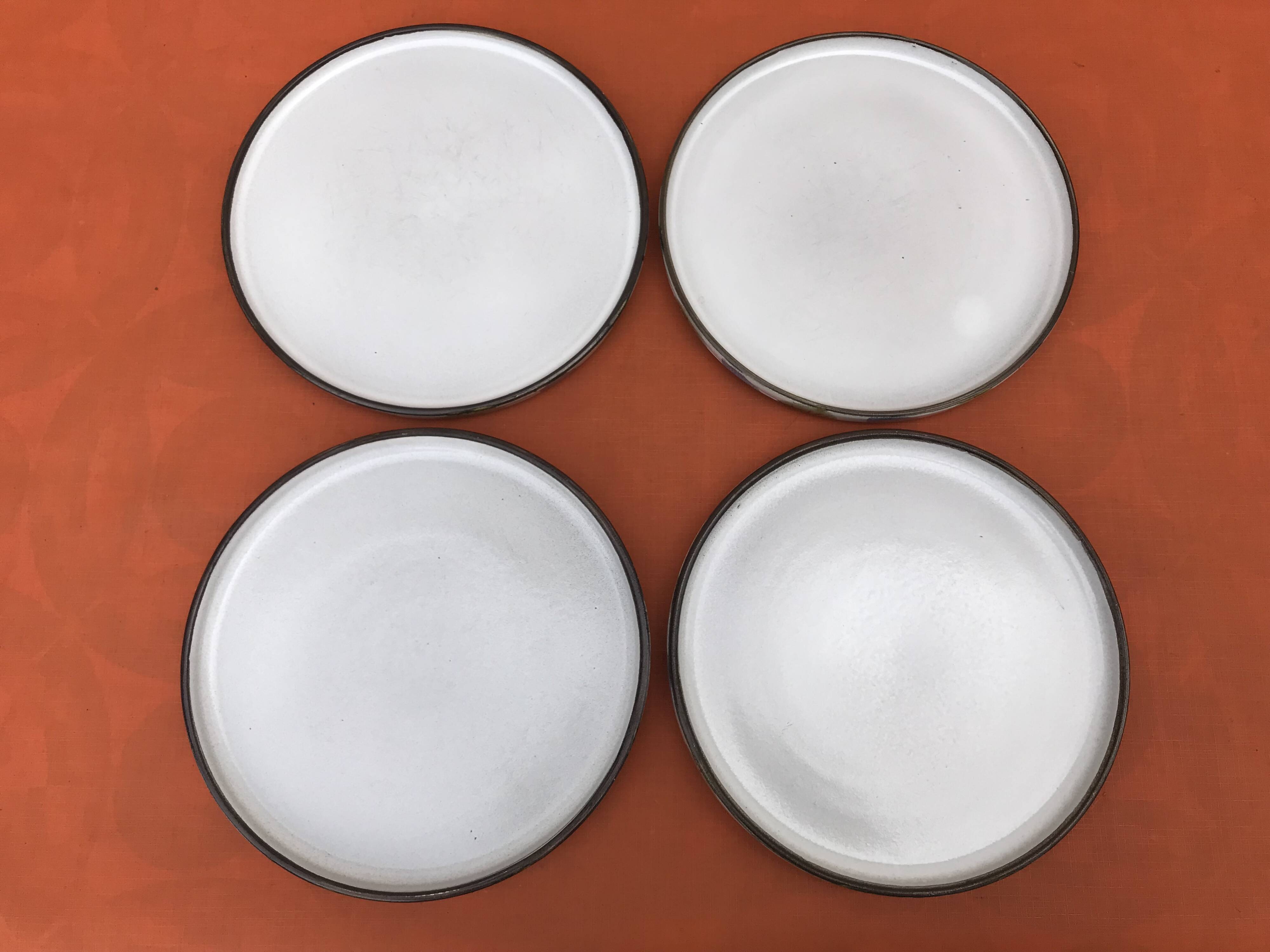 4 Niderviller earthenware dinner plates from the "Prunes" collection