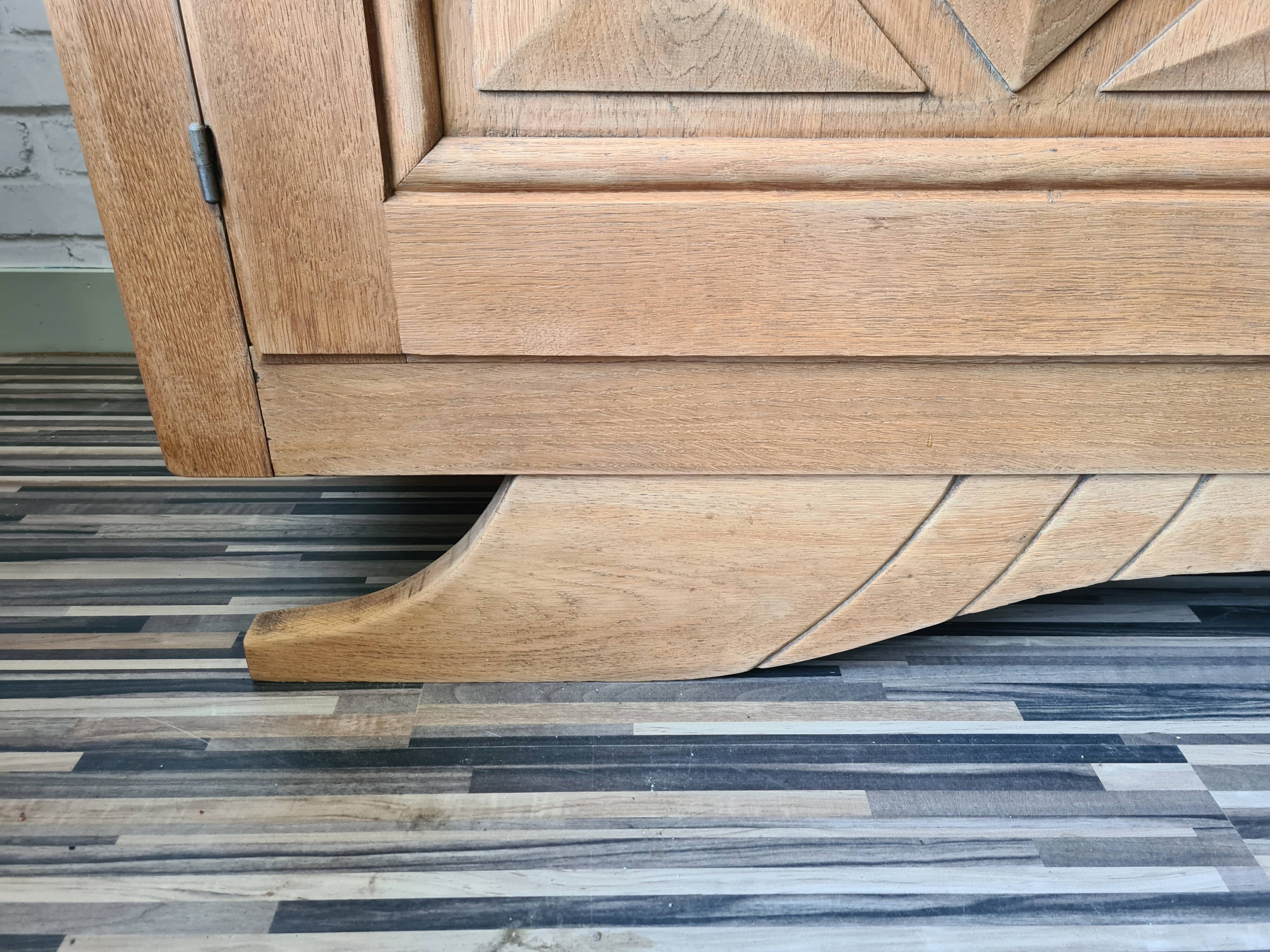Enfilade brutalist style 40s renovated in raw wood