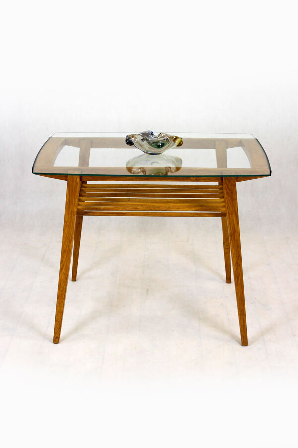 Table basse en bois avec plateau en verre de Drevozpracujici Druzstvo, années 1960