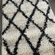 Tapis de style ethnique berbère écru et losange noir 80 x 140 cm