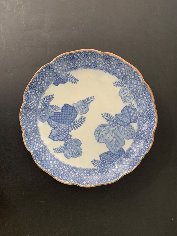 Assiette creuse chinoise inspirée de la famille bleue de la compagnie des Inde, milieu du 19e siècle