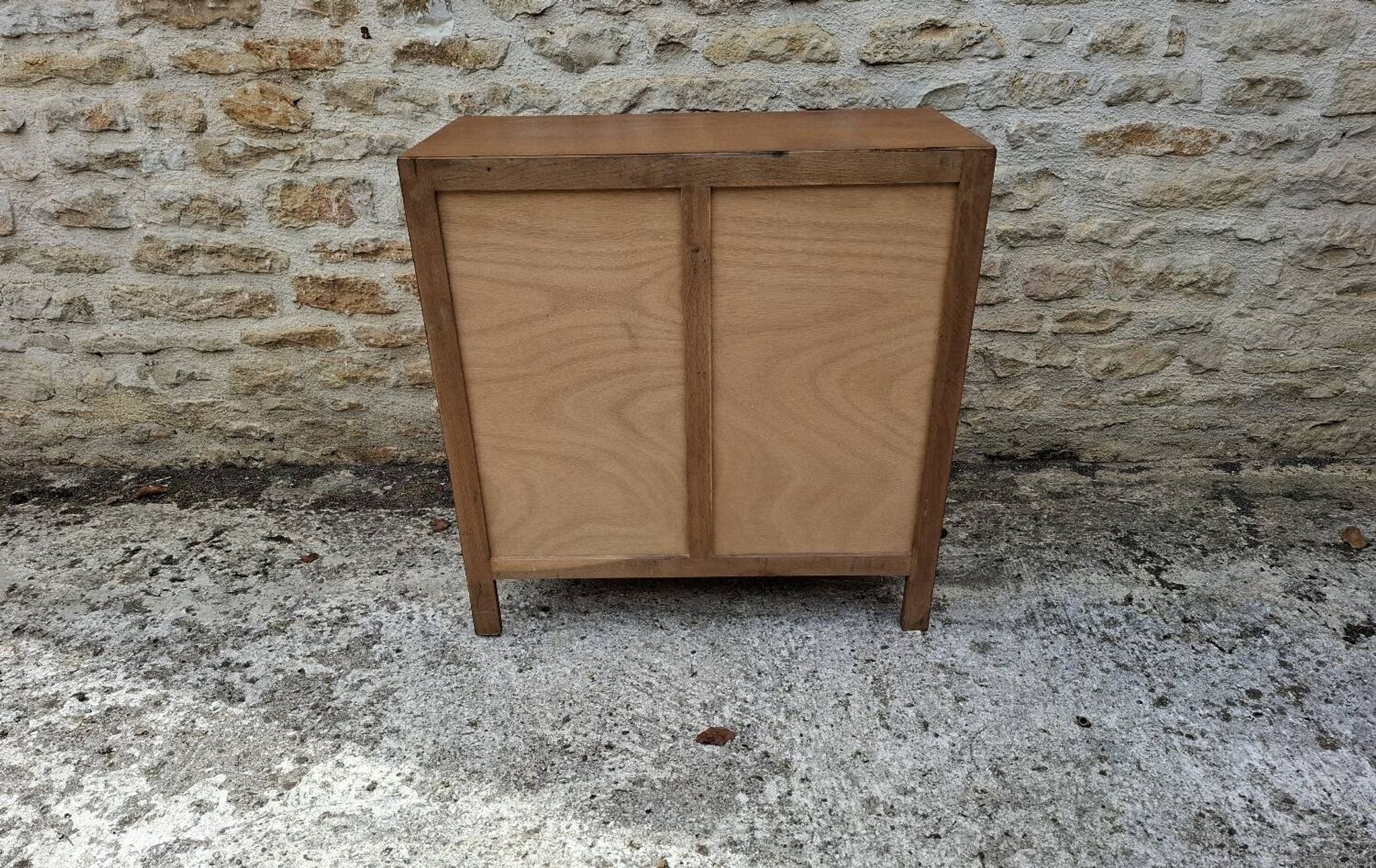Compass leg chest of drawers