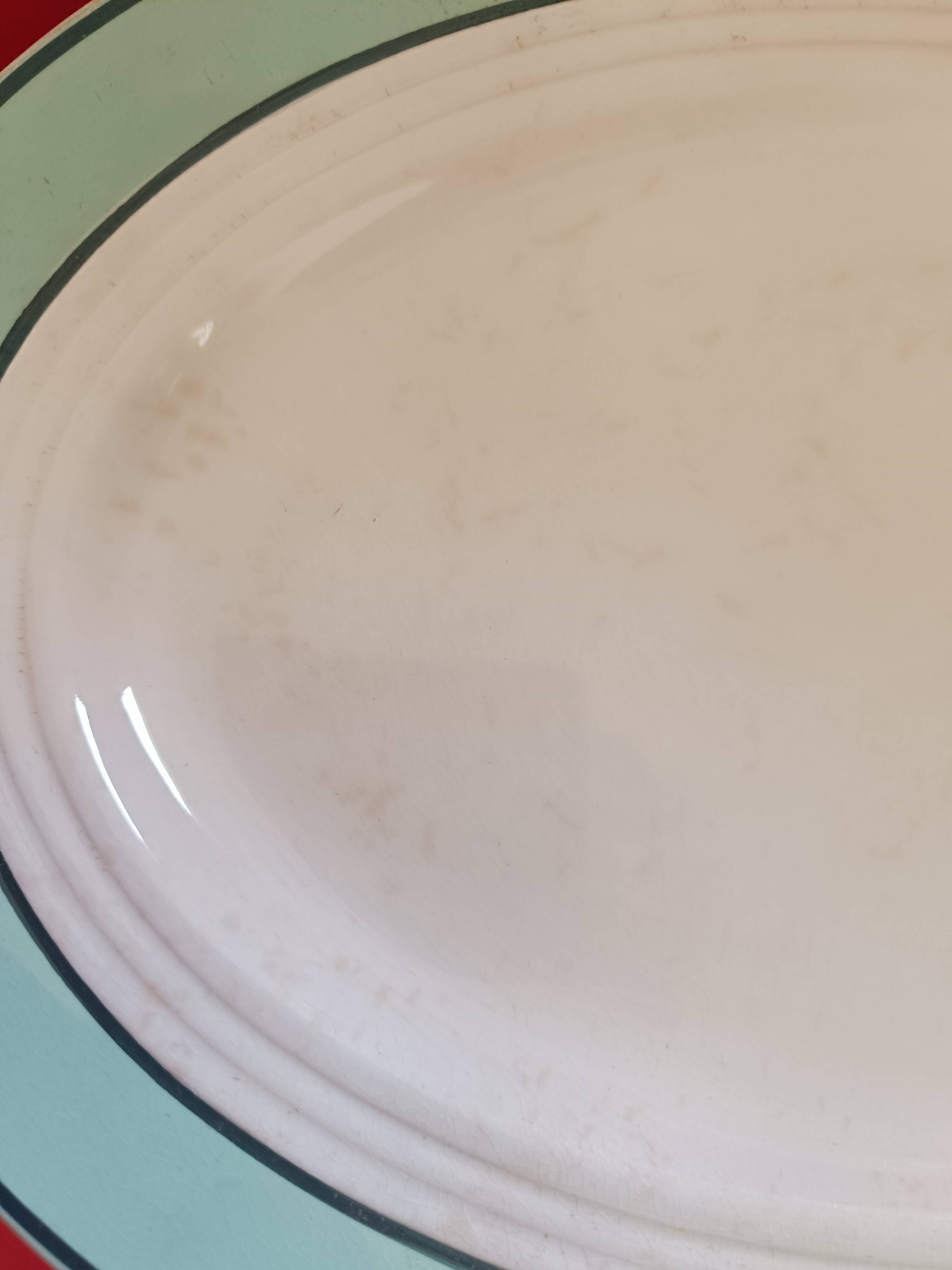 St Amant oval dish. Model Amanda.