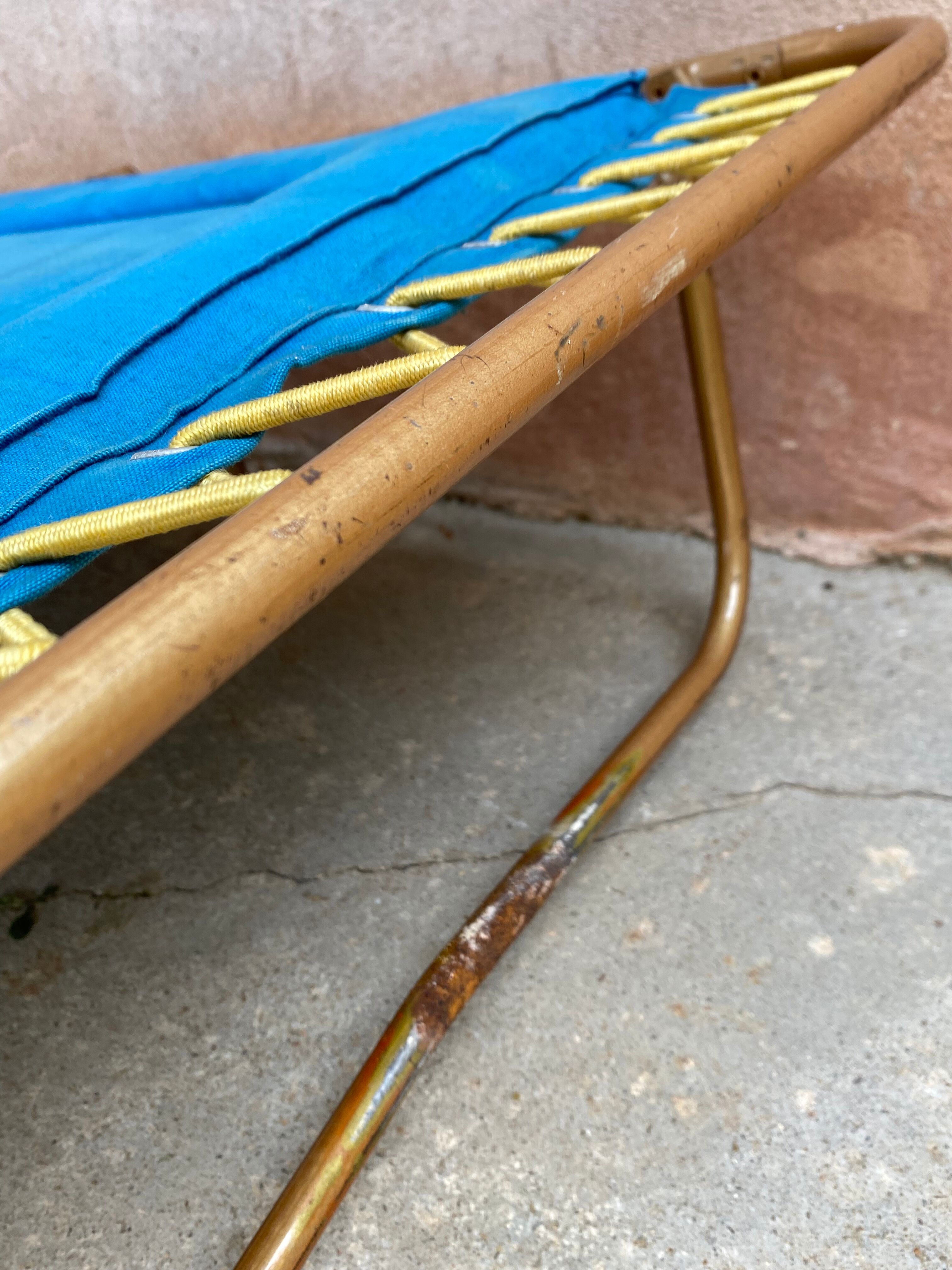 Camp bed or folding deckchair