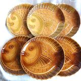 6 Sarreguemines barbotine ceramic fish plates, flat plates.