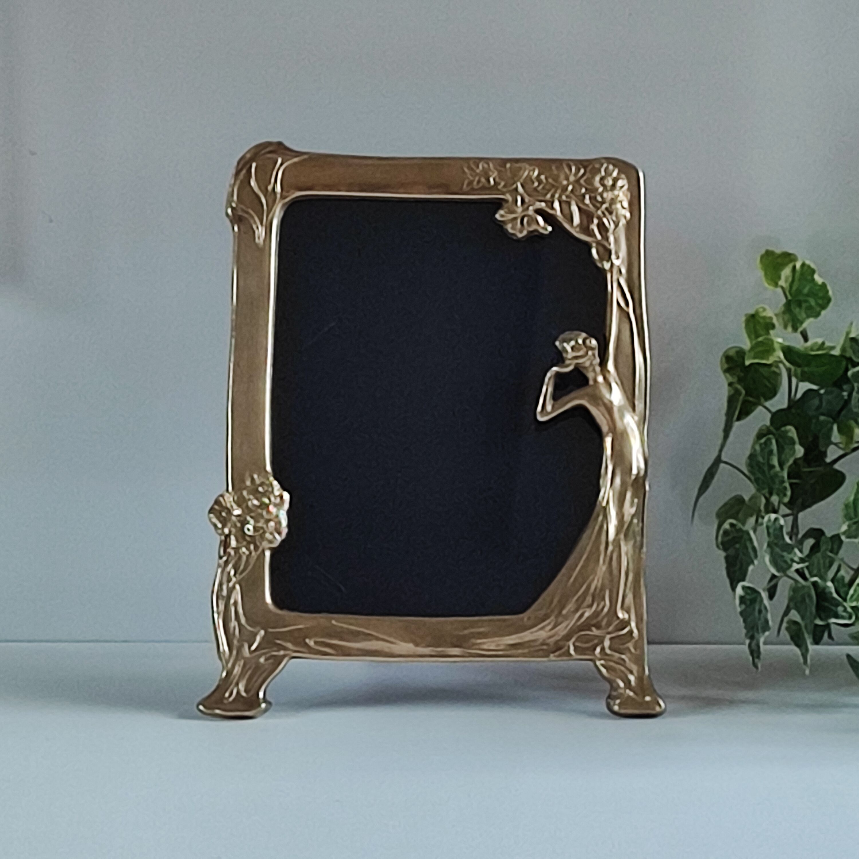 Art Nouveau photo frame