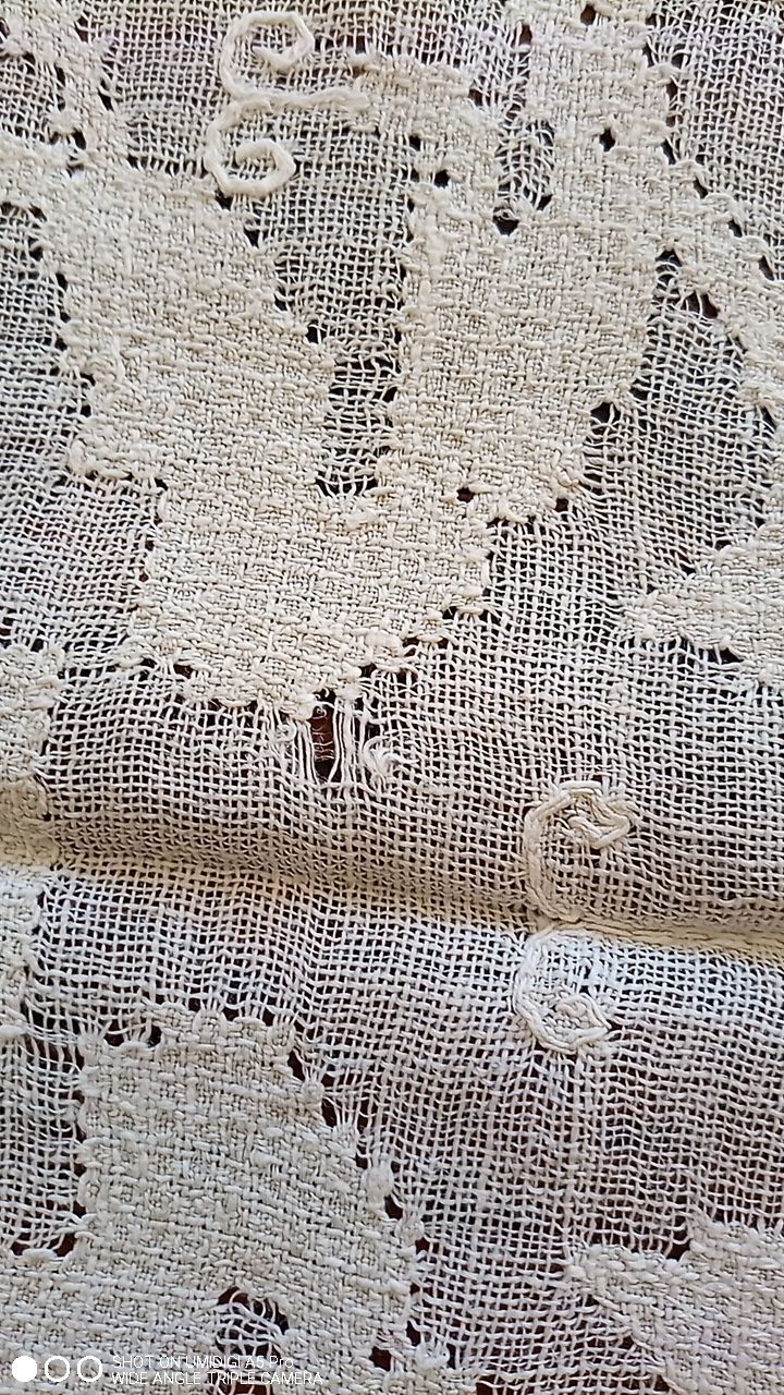 Old lace table runner 38 x 128 cm - decoration vine branch