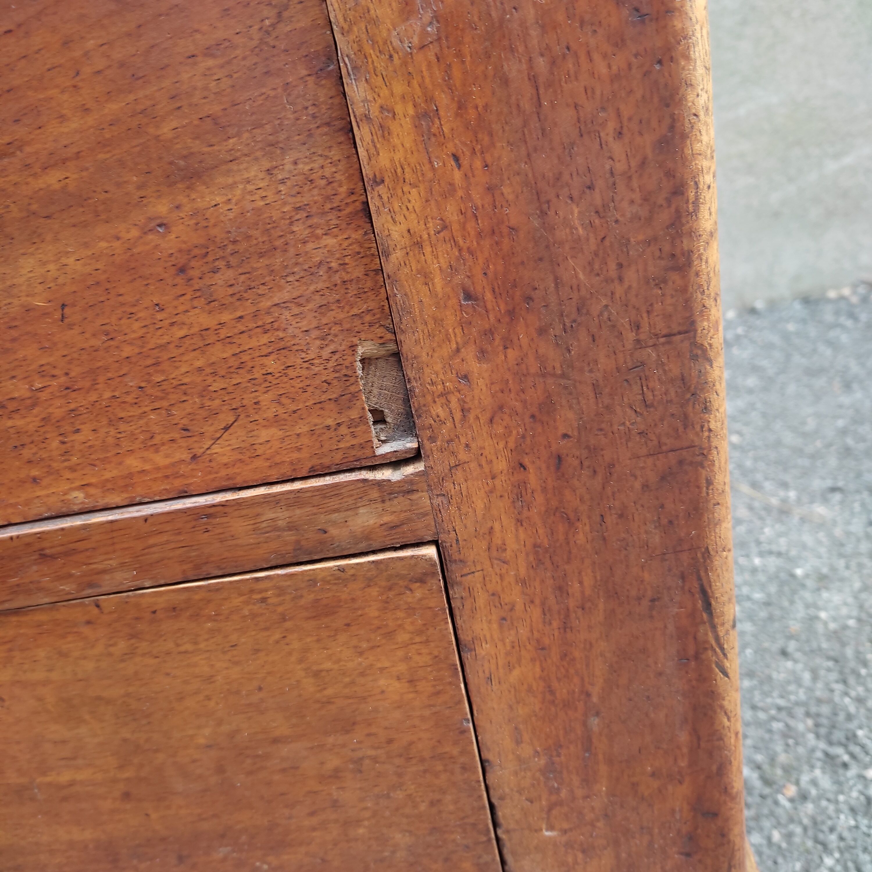 Antique chest of drawers