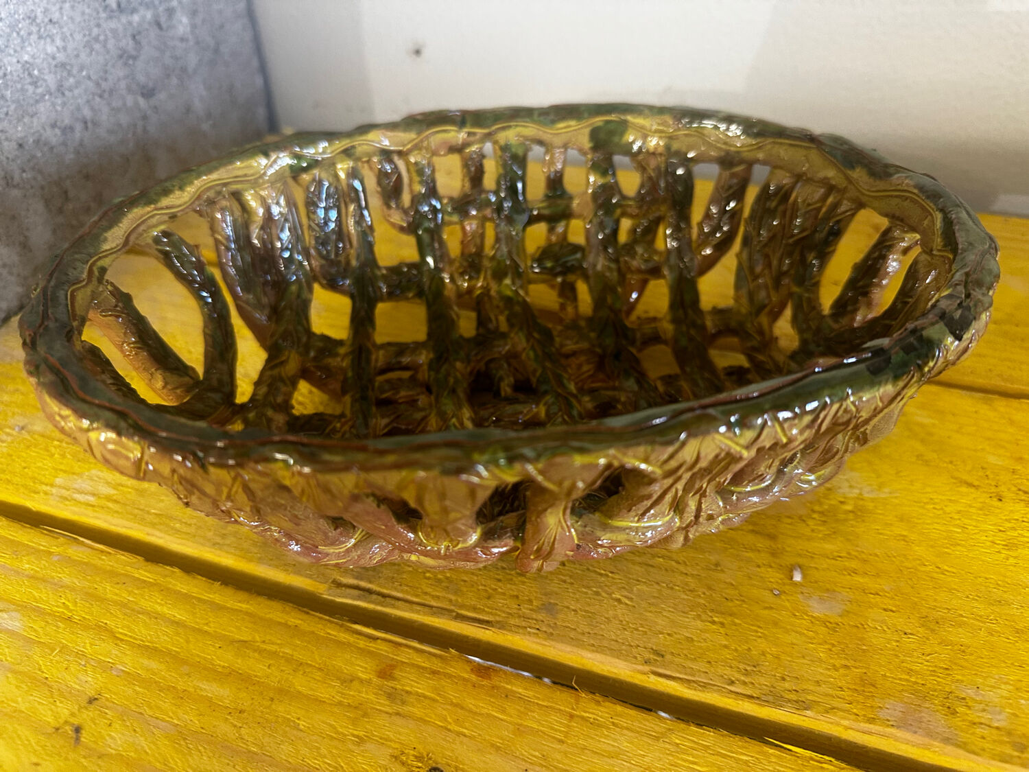 Vintage woven ceramic basket / empty pocket 19 / 25 cm