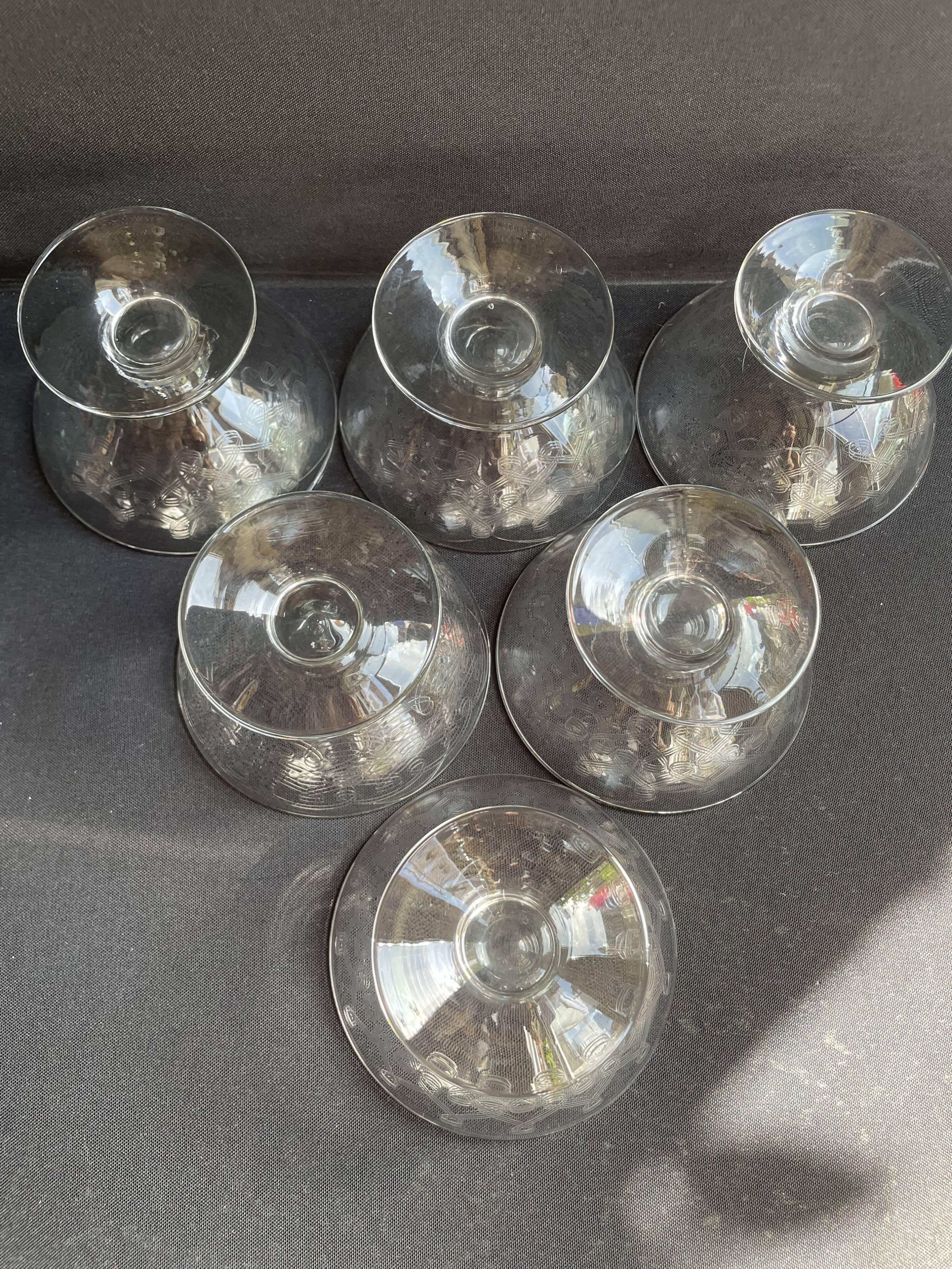 6 champagne glasses – Engraved crystal