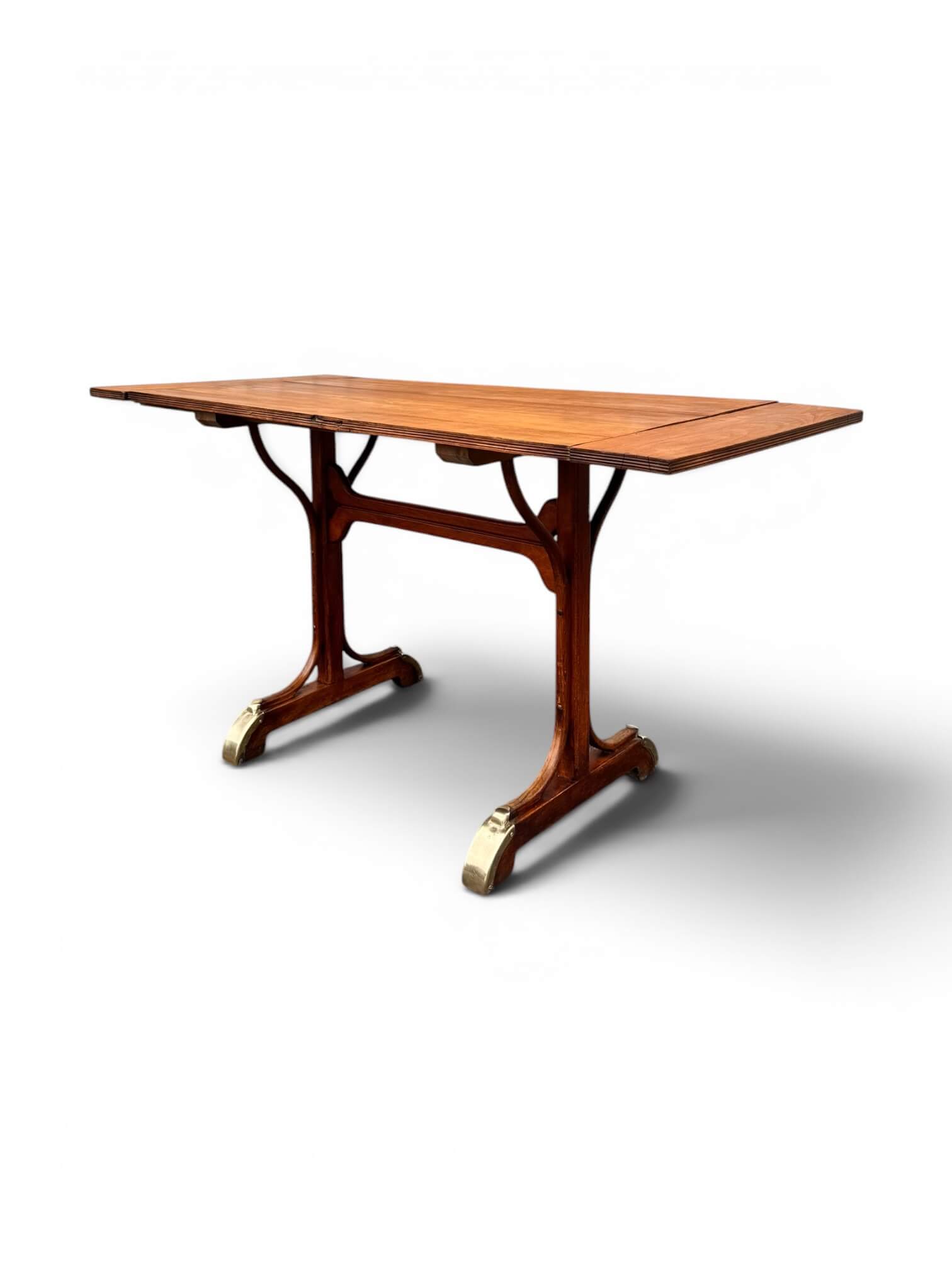 Old Thonet bistro table with drop-leaves.