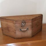 Coffret ancien en bois fin XIXème siècle contenant à l’origine un bicorne ou tricorne