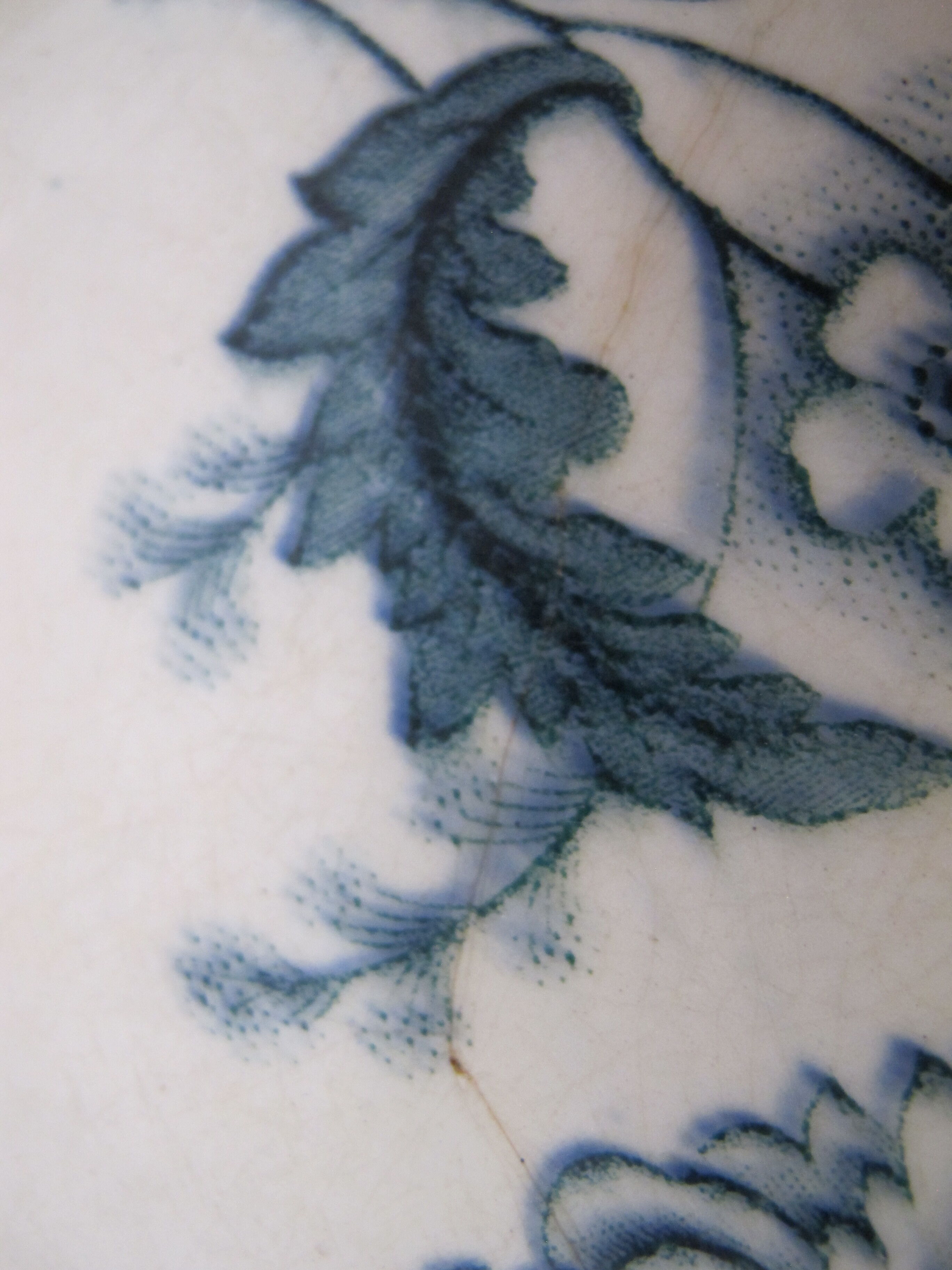 4 dessert plates in iron earth from Longwy