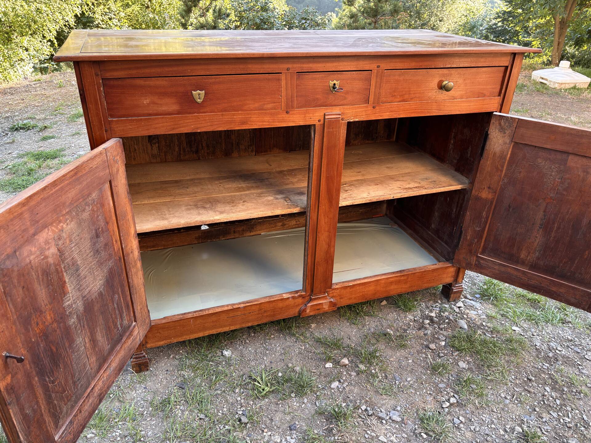 Old buffet