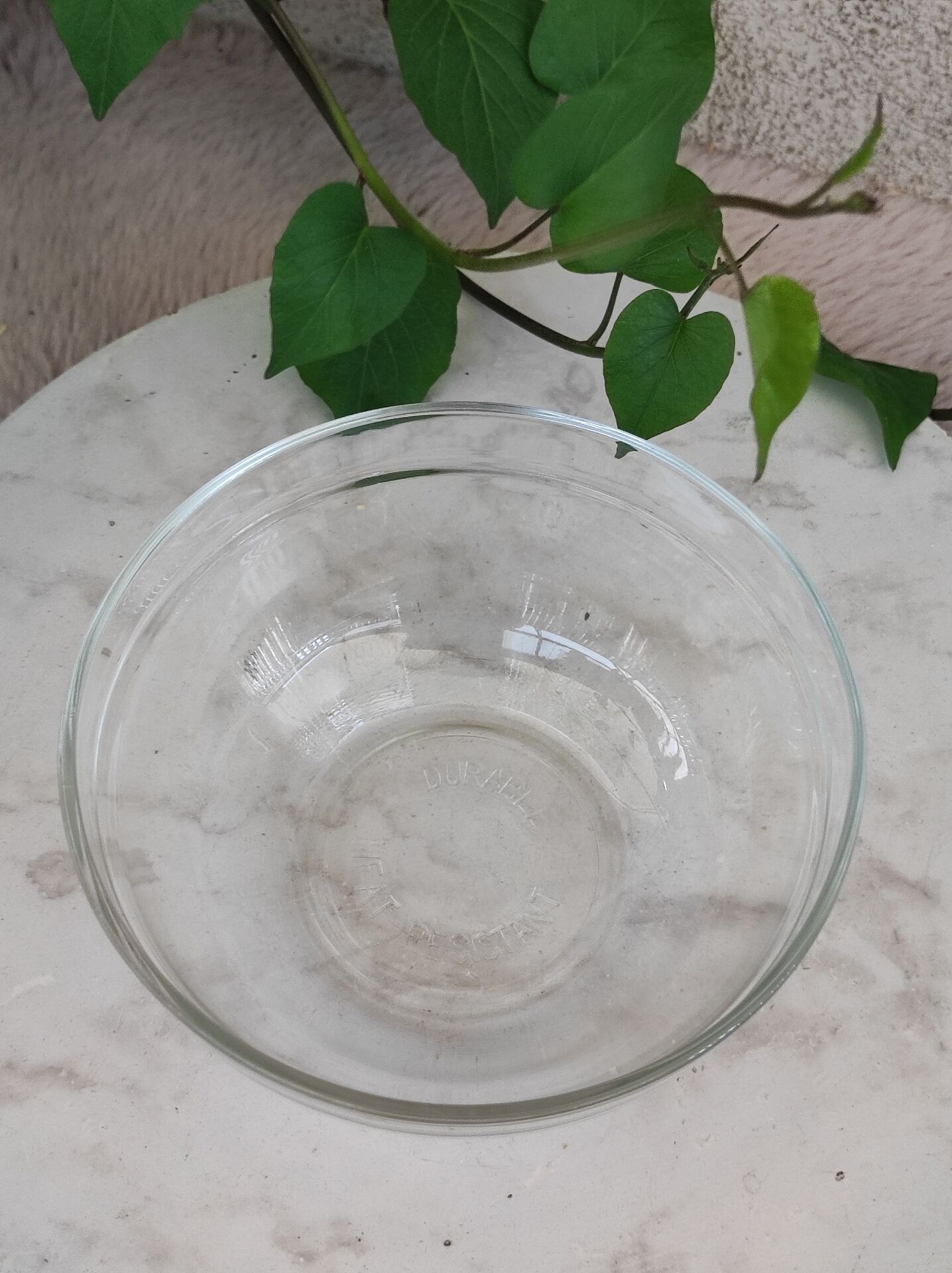 Glass bowl