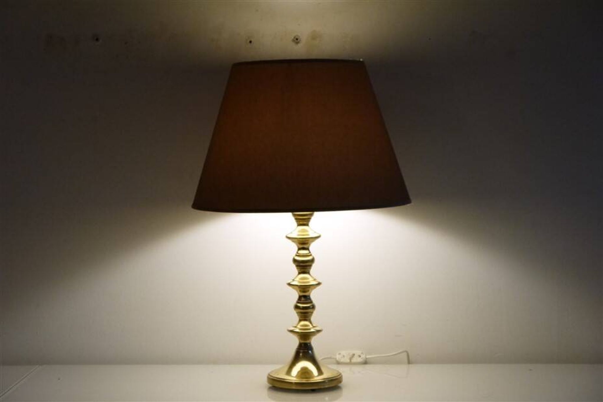 Lampe scandinave en laiton 1970