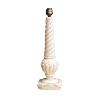 Pied de lampe italien en marbre blanc torsadé