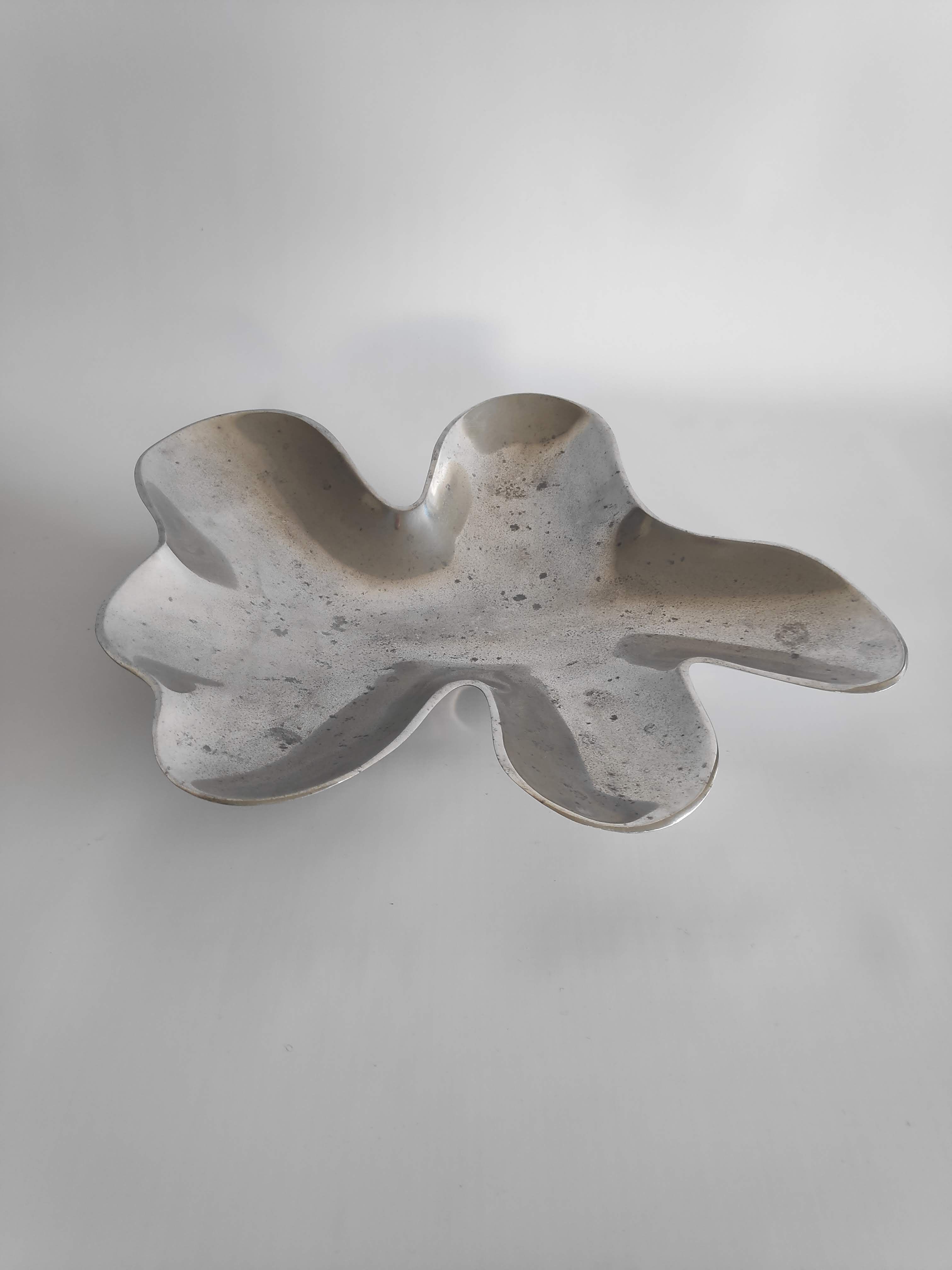 Vintage Pocket vacuum in oxidized cast aluminum of years 70