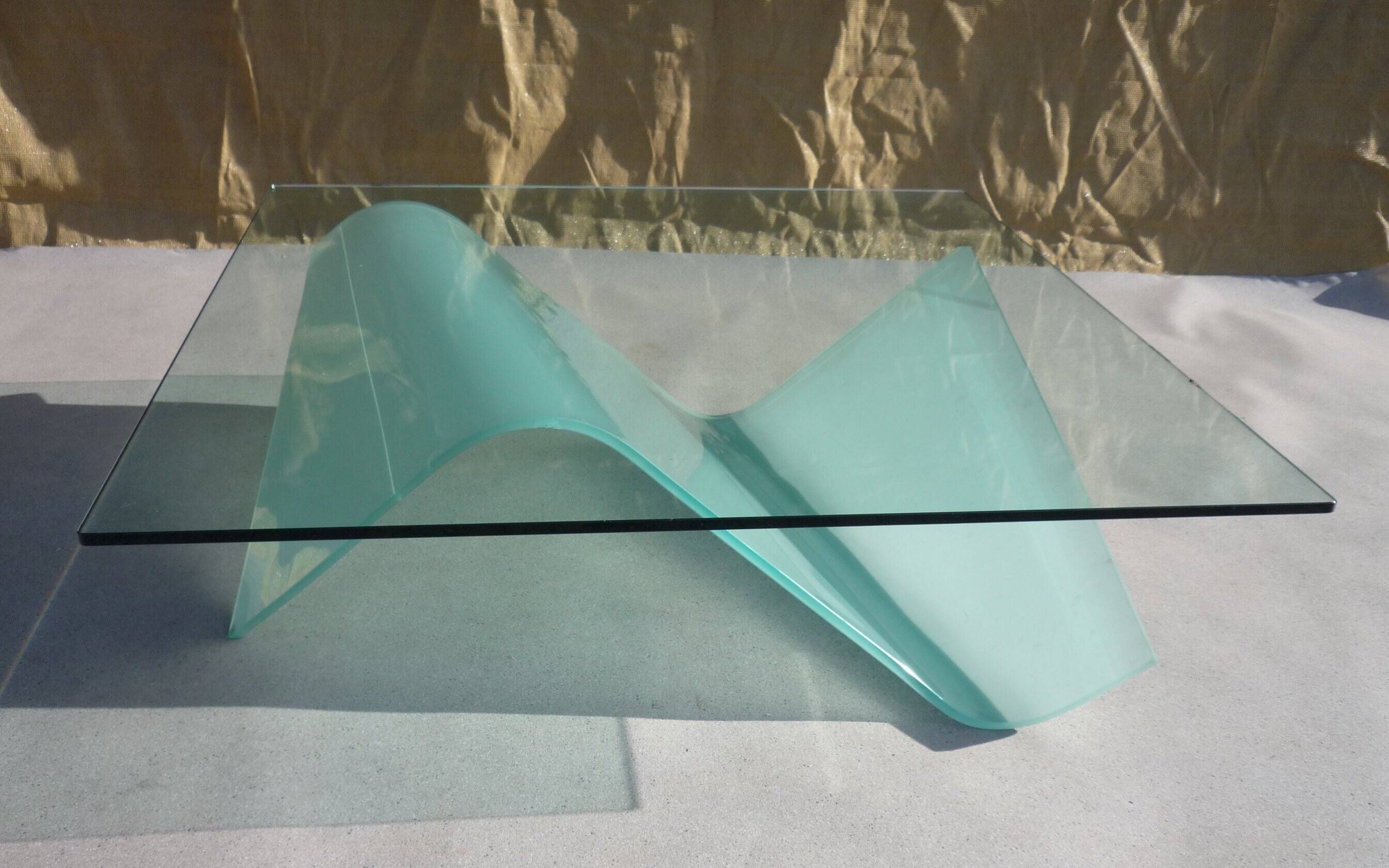 Table "sail" in curved glass by Dietmar Joester