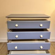 Commode bois pieds fuselés